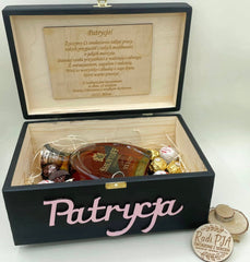 Kuferek szkatułka różowe USTA i personalizacja