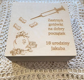 Szkatułka 16x16cm 18 urodziny zastrzyk gotówki PERSONALIZACJA