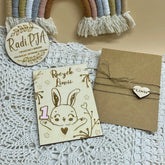 Kartka pamiątka grawerowana na urodziny Roczek z personalizacją